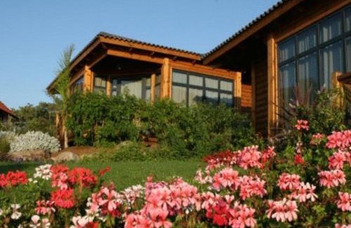 Ne'ot Golan House | Between Water and Sky