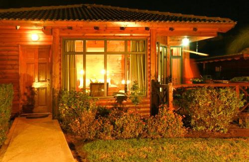 Ne'ot Golan House | Between Water and Sky