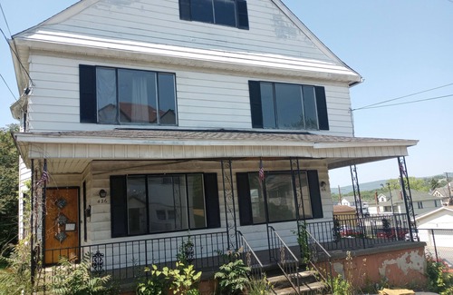 Duryea House | Between Wilkes Barre and Scranton. Near ski resorts, Mohegan Son Poconos Casino