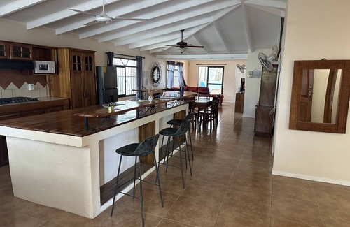 Damas House | Beuatiful large house settle in the jungle and ocean, Quepos. Costa Rica