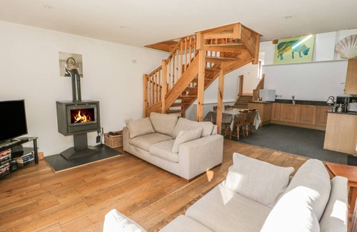 Penmon Cottage | BEUDY BACH, pet friendly, character holiday cottage in Llangoed