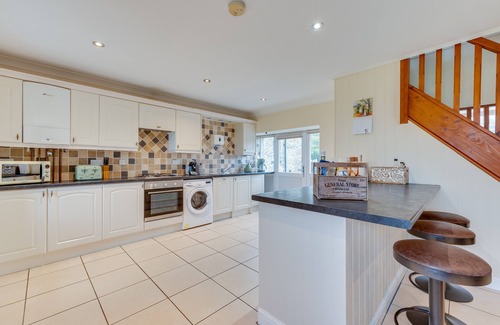 Margam House | Beudy Tawe - Three Bedroom House, Sleeps 6