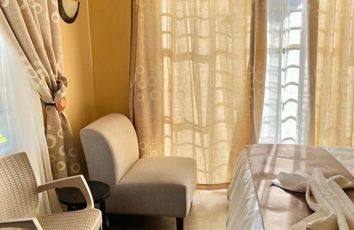 Kasane House | Beulah Court Vineyard Guest House