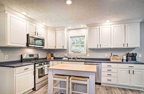 Beulah House | Beulah Family Home ~ 2 Mi to Dtwn + Beach!