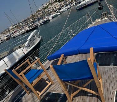 Vallpineda Boat Rental | Beverflor des mers