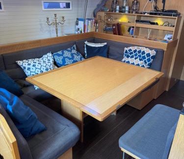 Vallpineda Boat Rental | Beverflor des mers