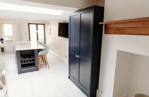 Beverley House | Beverley Town Centre luxury cottage