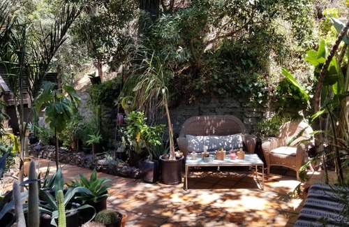Bel Air Apartment | beverly glen canyon retreat