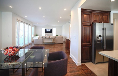 Pico - Robertson Condo | Beverly Hills Adjacent Luxury Condo Unit 301