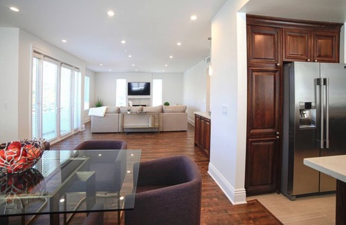 Pico - Robertson Condo | Beverly Hills Luxury Condo, 5% Discounts on monthly bookings.