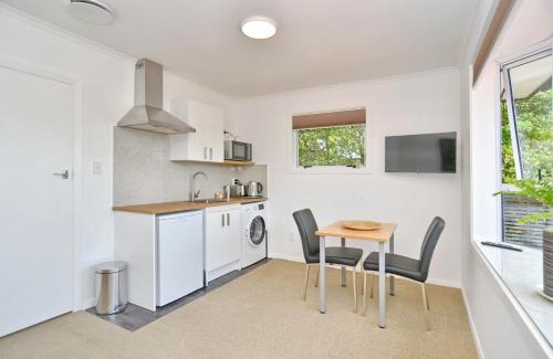 Avonhead House | Bevington Studio - Christchurch Holiday Homes