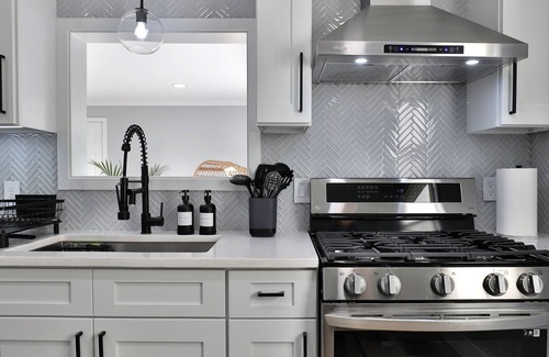 Columbus House | Bexley Park Modern Retreat House