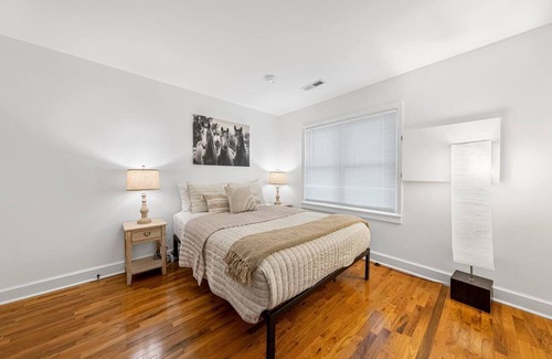 Bowling Green Condo | BG's City Chic Condo - King Bed!