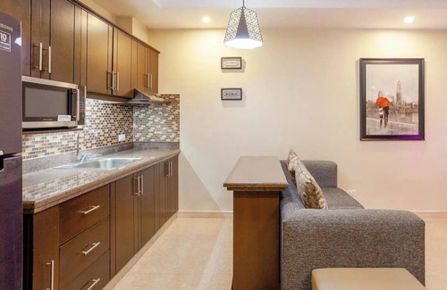 Bel-Air Condo | BGC Central Top Floor 1BR Cozy Condo Amazing Views! Walkable to all Attractions!