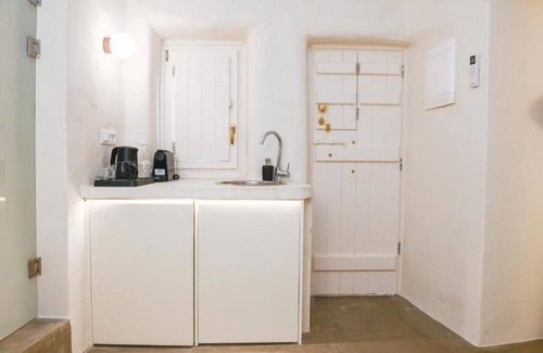 Vothon Apartment | BH073 - C - Suite Santorini