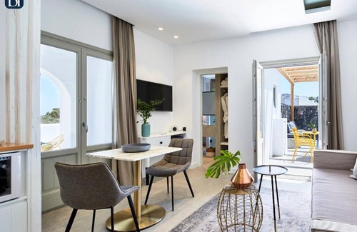 Messaria Apartment | BH389 - C - Suite Santorini