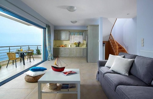 Pilio Apartment | BH860 - C - Suite Santorini