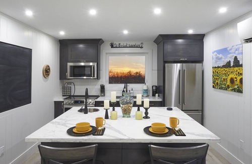 Kitchener Apartment | BHL Sunset Loft 1 Bedroom 2 Bath