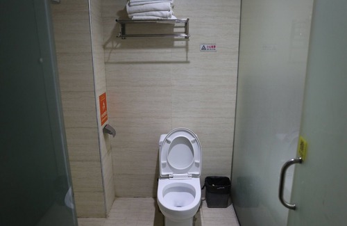 Fenghuang Hotel | Biancheng International Youth Hostel