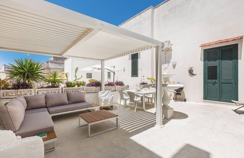 Trepuzzi House | Bianco Liberty by BarbarHouse