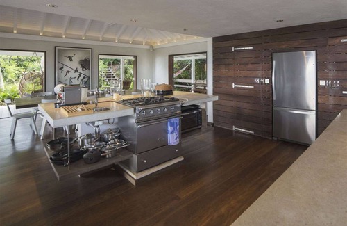 Vitet Villa | Bibi- Bright & airy w/colorful décor, incredible ocean vistas & nearby islands