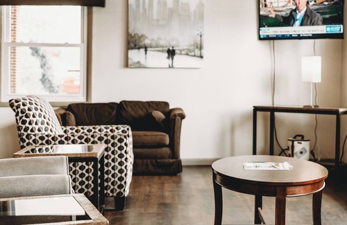 Buckhannon Hotel | Bicentennial Inn