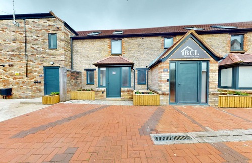 Bicester Apartment | Bicester Court Lodge The Launton Room