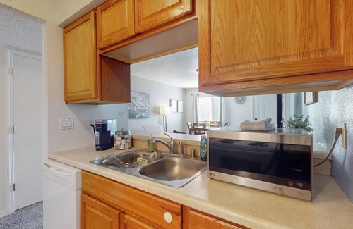 West Old Town Apartment | Bicycle Boulevard Byway, 1 KB, Near Old Town