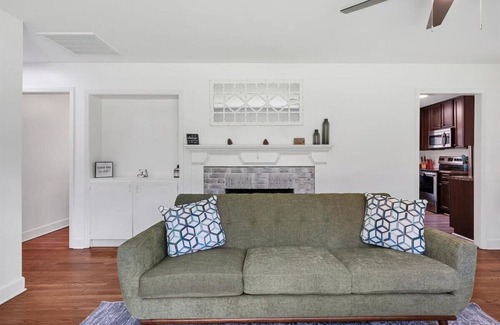 West Southern Pines House | Bicycle Lane Bugalow- nestled between golfing and equestrian communities