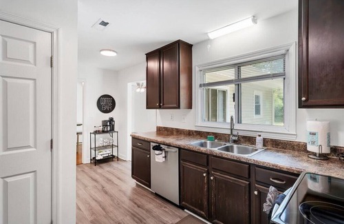 West Southern Pines House | Bicycle Lane Bugalow- nestled between golfing and equestrian communities
