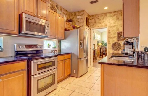 Lakeside Plantation House | Bicycle/Walking Community - Health Spa Relaxing Home