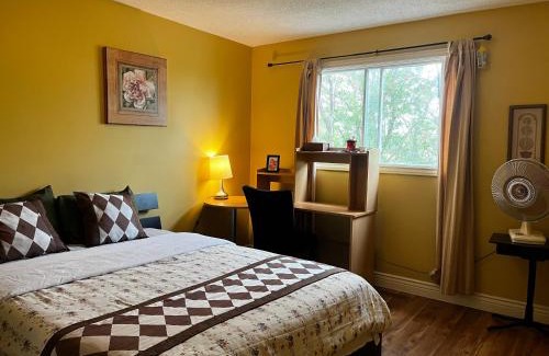 Northwest Calgary House | Biddington private room close airport!