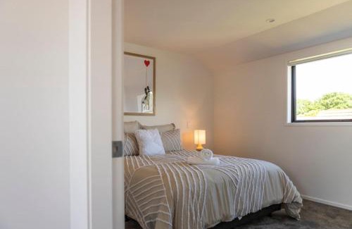 Lower Hutt House | Biddle Cres Elegance