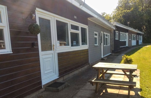 Bucks Cross Ski Chalet | Bideford Bay Buck's Cross Devon chalet own patio on well maintained holiday park