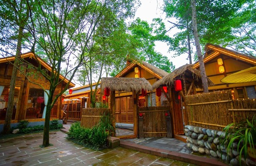 Dujiangyan Apartment | Bie You Dong Tian.Mountain home