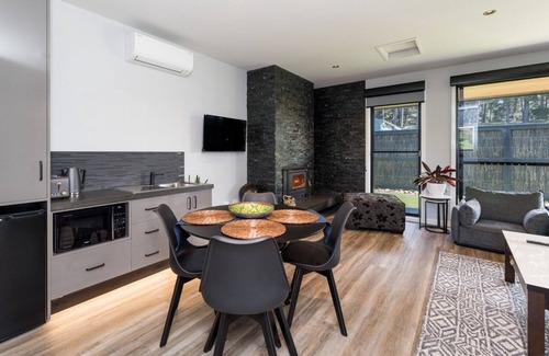 Wonthaggi Apartment | Bienvenida Apartments- (1) Spades