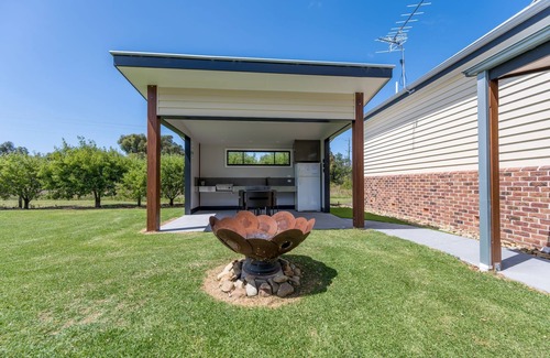 Wonthaggi Apartment | Bienvenida Apartments- (2) Diamonds