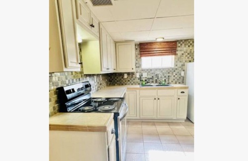 Harlingen House | Big 2 story house 3000sqft home Shoebox home