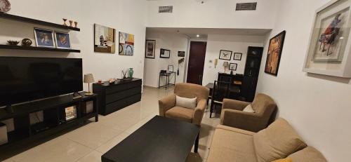 Al Hamra Village Apartment | Big 2br Apartment close to the sea and Golf course