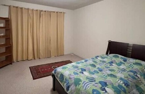 Collingwood House | Big 4 bedroom Collingwood long term pool gym