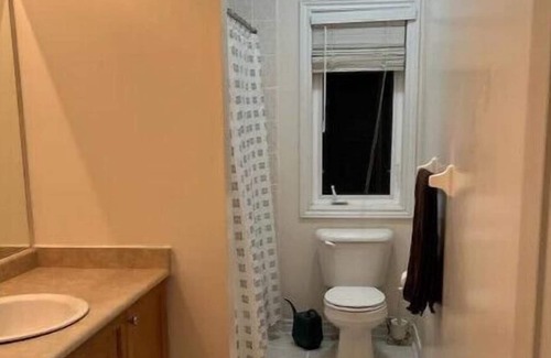 Collingwood House | Big 4 bedroom Collingwood long term pool gym