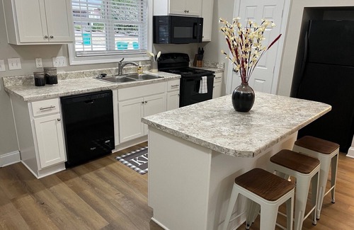 Auburn House | Big a s House; 4BR 4BA-games,golf,weddings