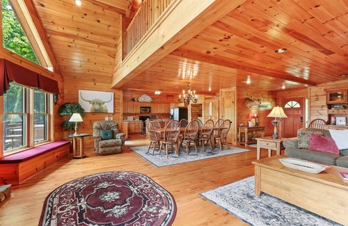 West Jefferson Cabin | Big Ashe View-Open for Bookings! Views, Wi-Fi, Pool Table, Hot Tub
