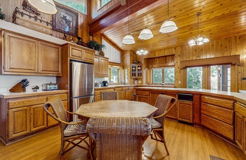 Fawnskin Cabin | Big Bear 7th Heaven #714