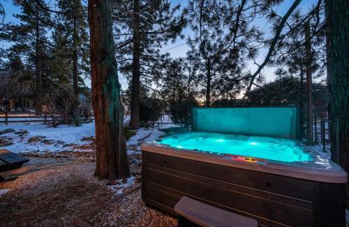 Woodlands House | Big Bear A-frame Cabinhottubdogfriendlysleeps 6