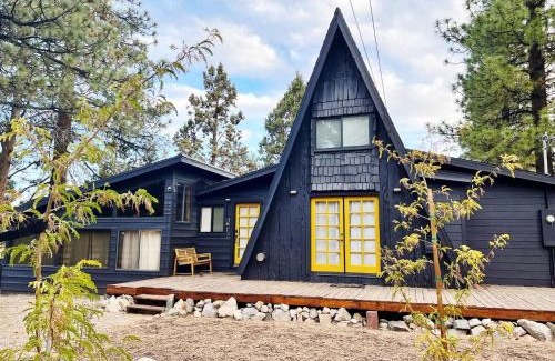 Woodlands House | Big Bear A-frame Cabinhottubdogfriendlysleeps 6