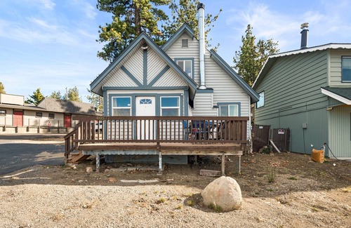 The Village House | Big Bear Cabin - Walk to Lake/Village, Centrally Located, Fireplace