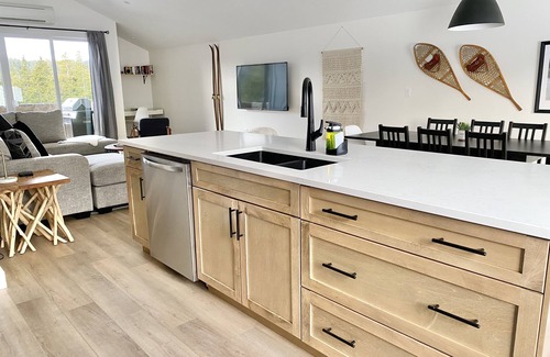 Courtenay Ski Chalet | Big Bear Chalet, modern home on Mount Washington