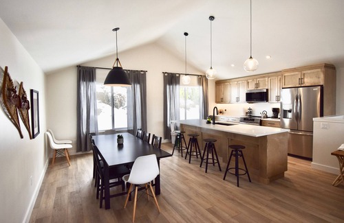 Courtenay Ski Chalet | Big Bear Chalet, modern home on Mount Washington