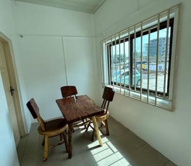 Osu Klottey Apartment | Big, Beautiful & secure house - Oxford st Barnor